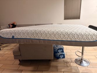 TEMPUR-Cloud Supreme Twin Mattress