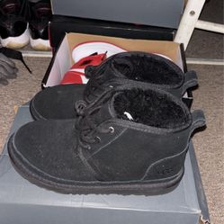 UGGS 