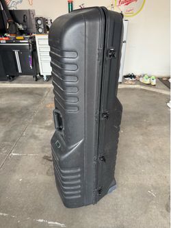 Golf hard travel case with wheels/TSA lock