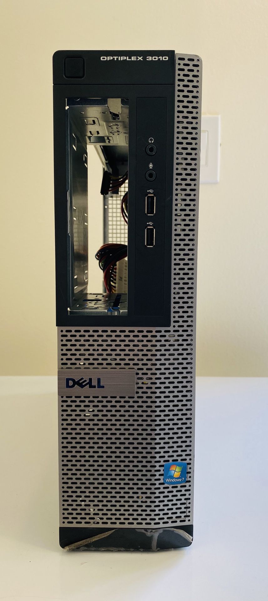 FREE, FREE, Freee !!! DELL OPTIPLEX Computer Case with 24 pins Power Supply and SATA Connectors. Come to get it at $0