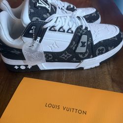 Black & white designer-inspired sneakers | Us Size 10 EU Size 43