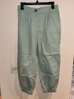 Woman’s sage green linen Halara pants size small petite with tag