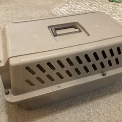 Kennel cab 2 small pet carrier 22”x13”x11” - $10 (Withamsville)