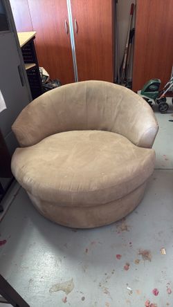 Swivel-over sized lounge chair