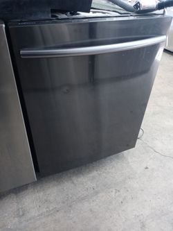 Samsung black stainless steel dishwasher with stainless tub - Free delivery