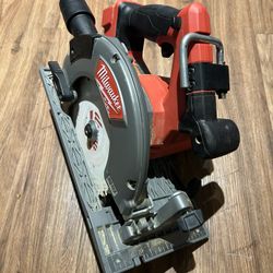 M18 FUEL 18V Lithium-Ion Brushless Cordless 7-1/4 in. Circular Saw (Tool-Only)