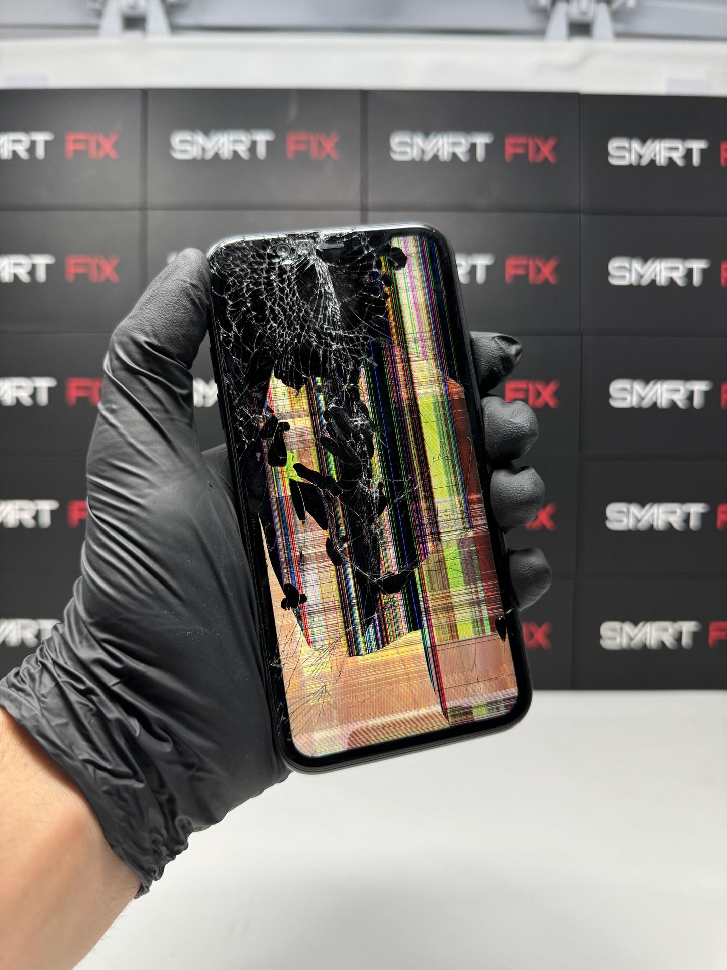 iPhone Screen Replacement / Available For Any Model