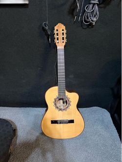 Requinto Con Pastilla 600dlls