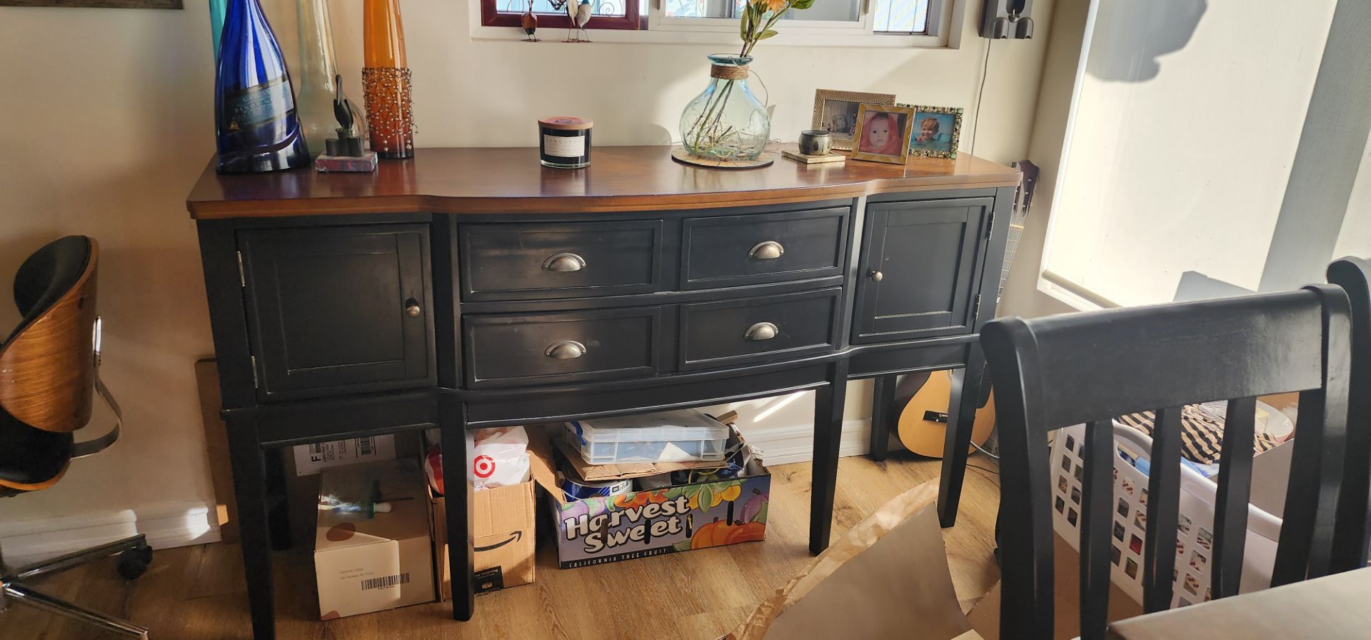 Table, buffet, five chairs