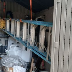 WERNER  8ft. STEP Ladder FIBERGLASS TYPE. 250 lb.