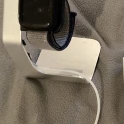 Apple Watch SE GPS + Cellular 40mm