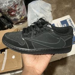 Travis Scott Black Phatoms