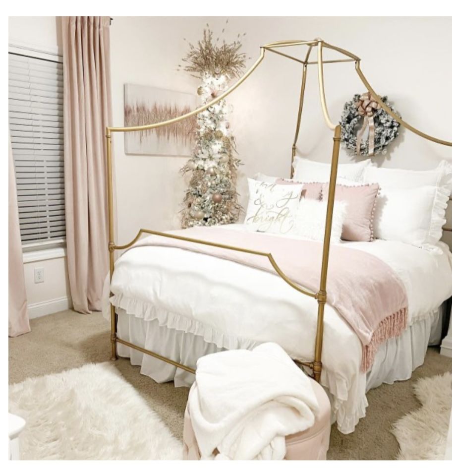 Pottery Barn Teen - Maison Canopy Bed (Frame Only) - Queen