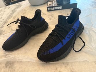 Yeezy 350 Boost ( Size 8.5)
