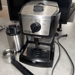 DeLonghi Espresso Machine 