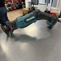 Makita 12v Sawzall 201111/15