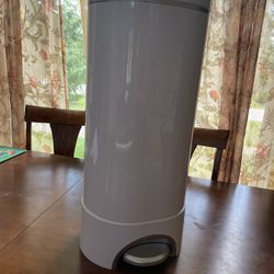 Munchkin STEP Infant Diaper Pail