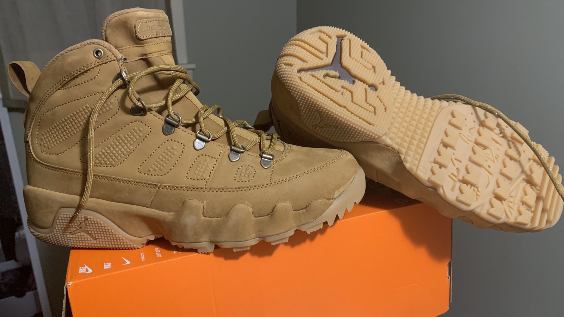 Men’s Jordan 9 Retro NRG Boot size 10.5 BRAND NEW-SAVE $60 OFF RETAIL