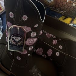 cowgirl boots 