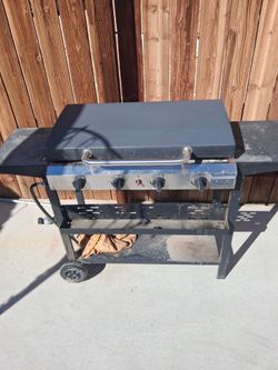 Blackstone style BBQ pit
