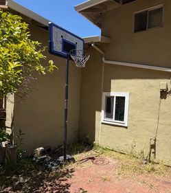 Basketball hoop