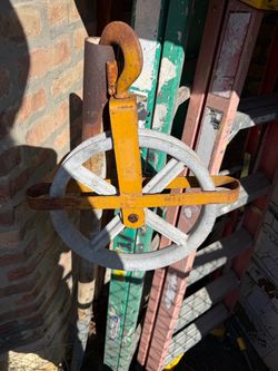 Heavy Duty Well Pulley with Hook