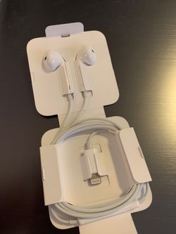 New authentic iPhone earphones