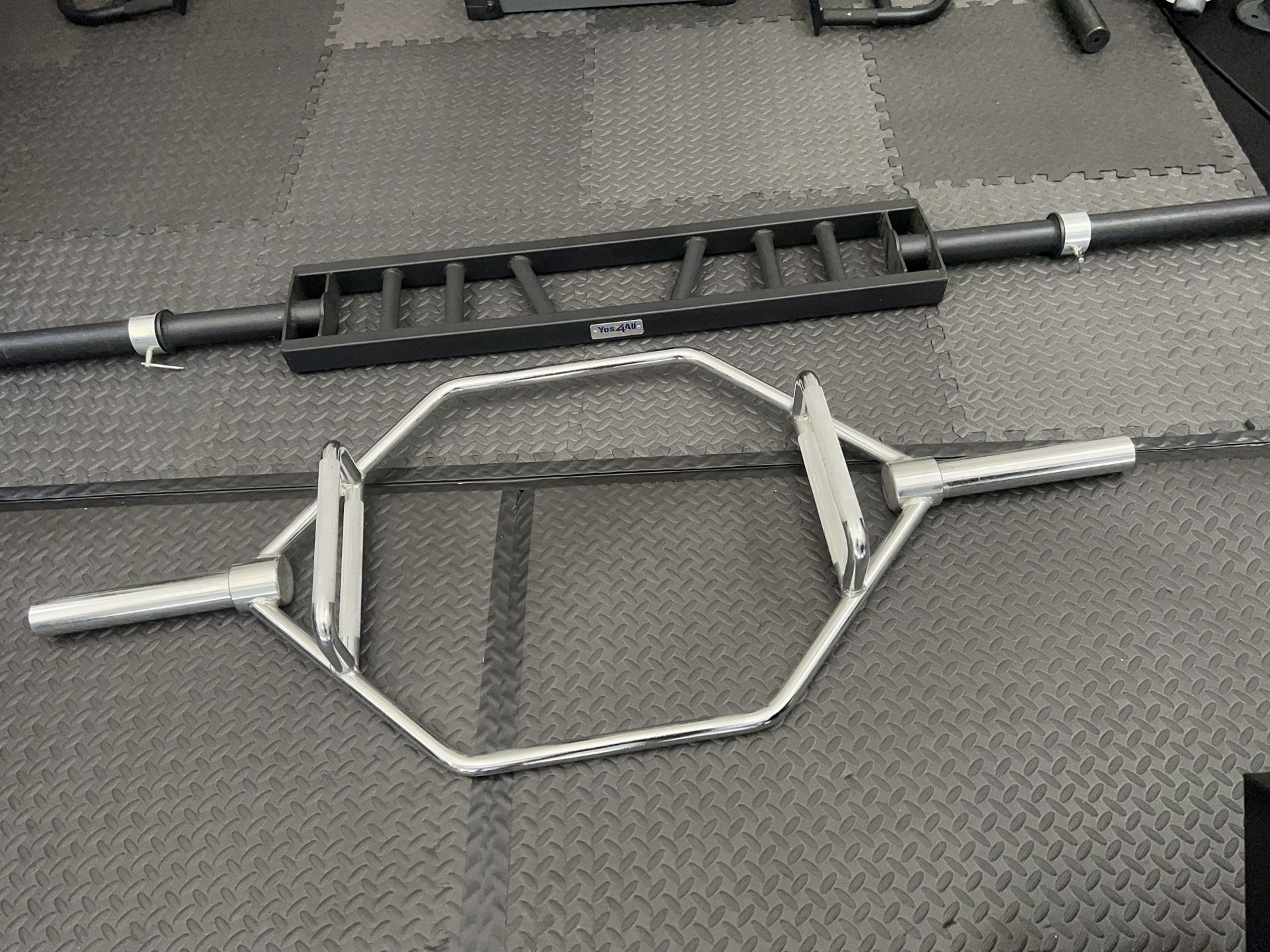 Both Trap Bar And Multi - Grip Bar
