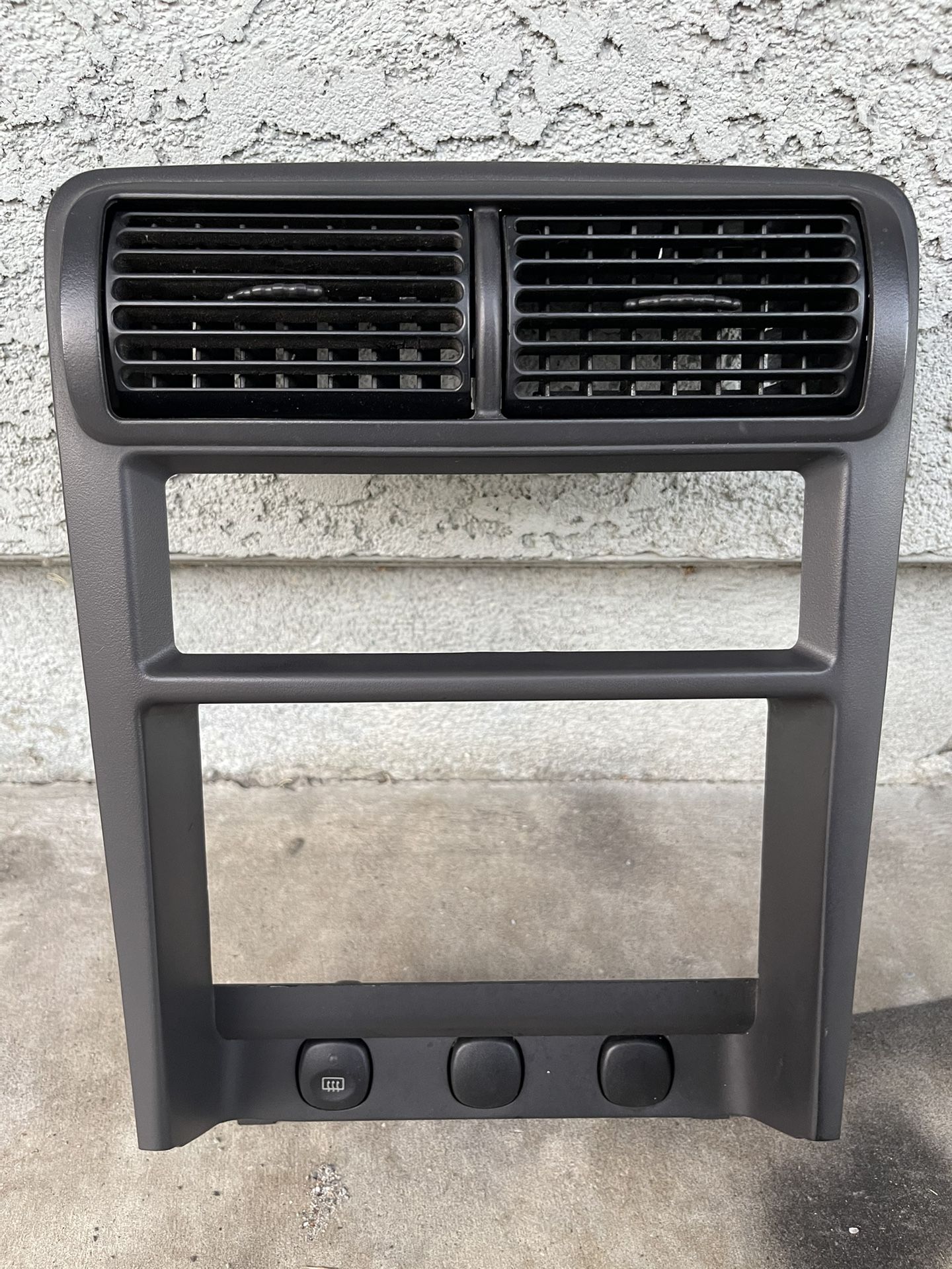 1999 Thru 2004 Mustang Radio Bezel Trim