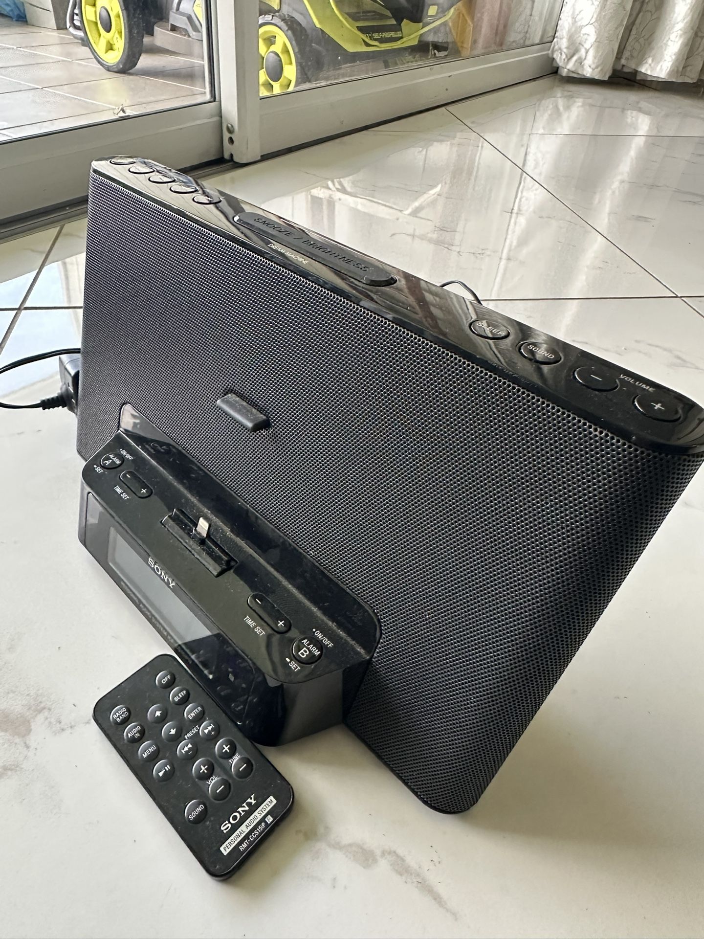 Sony ICF-CS15iPN Clock Radio Dock – Great Shape + Remote Included