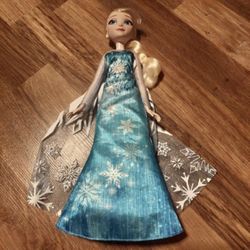 Piano Frozen Doll 