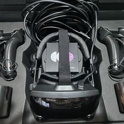 Valve Index Full Kit VR System , 3x 3.0 Trackers, 2x 2.0 Base Stations