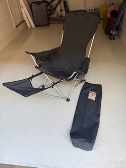 Eddie Bauer oversized lounge Folding outdoor chair-perfect condition