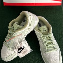 Nike Dunk " Fleece Honey Dew "