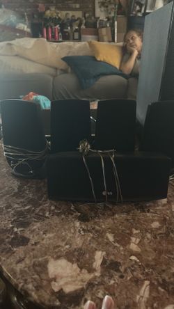 DVD player with speakers