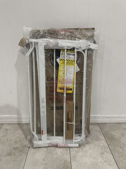 Wide Adjustable Pet Gate / Baby Gate - Fits Openings 29” - 38.5”