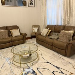 Clean, comfy couch. Smoke-free home