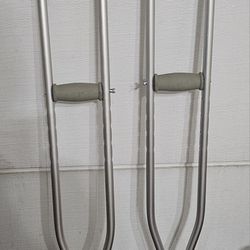 Adjustable Aluminum Crutches