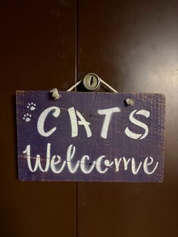 Cats Welcome Rustic Wooden Hanging Sign