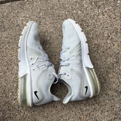 Nike Air Max Sequent 3 running shoes Sneakers gray lightweight size 5 gym train