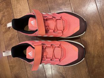 Adidas kids hiking shoes size 5