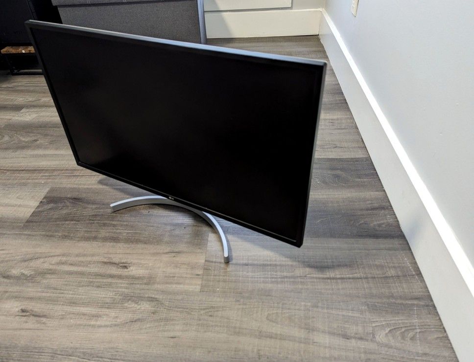 4K Display LG 32UL500-W 32 Inch UHD