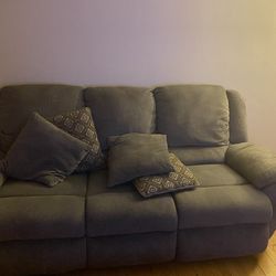 Sofa In Great Condition !!!! 