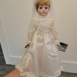 The heritage mint ltd collection debra doll new