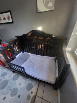 Dark Wood Baby Crib And Icomfort Matrrss