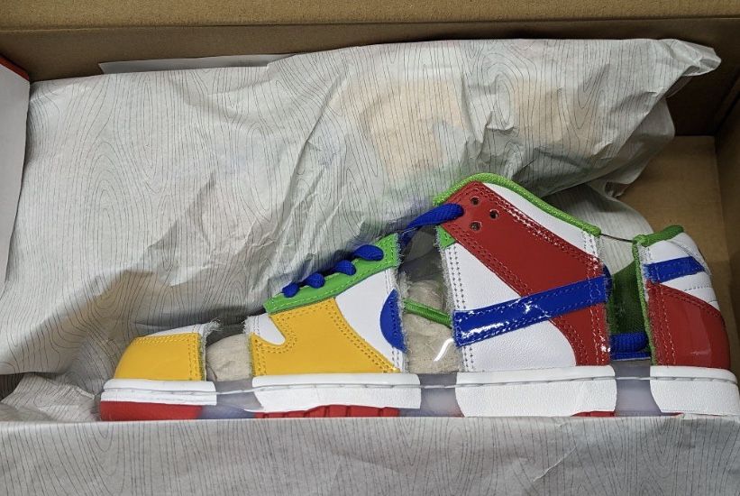 DUNK SB LOW SANDY AND