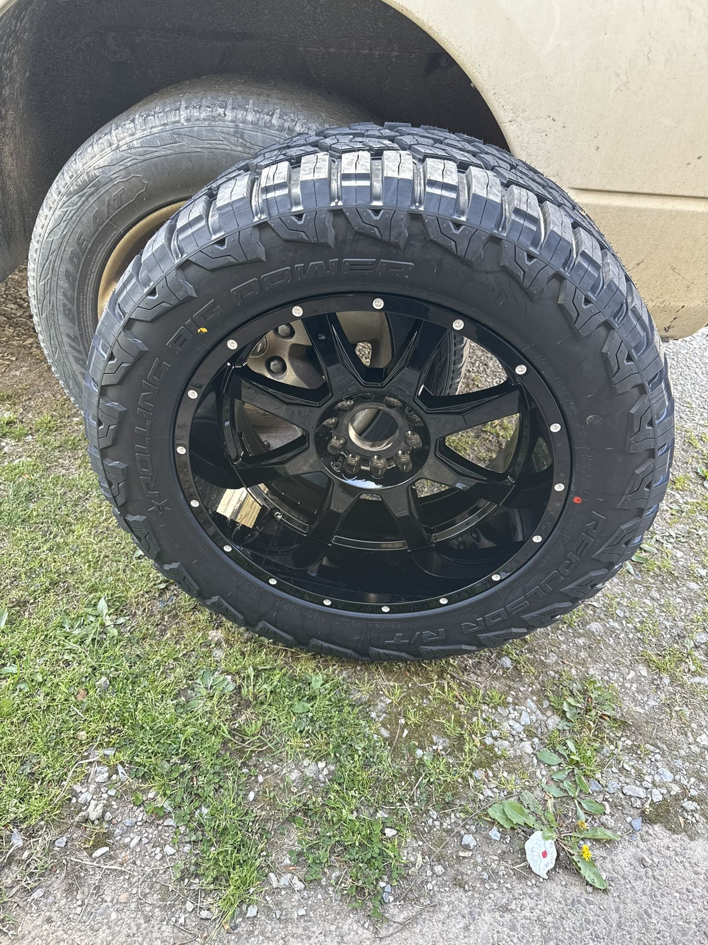 Moto Metal Wheels and New Tires.