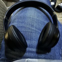 Beats Studio 4 Headphones