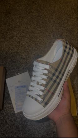 Burberry converse size 7.5