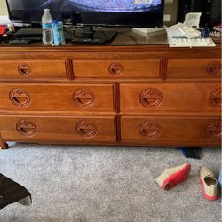 Beautiful 7 Drawer Dresser